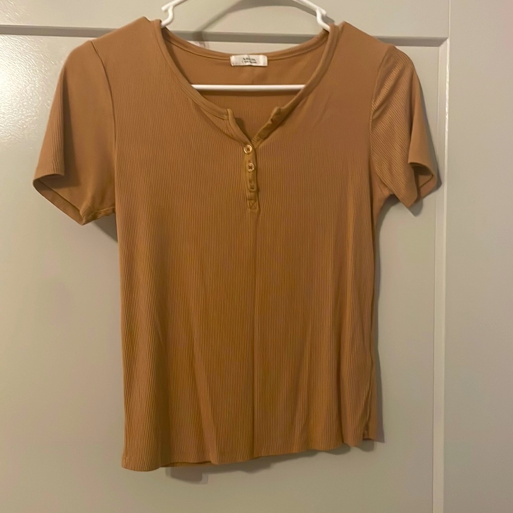 selling because never warn and sits in my closet